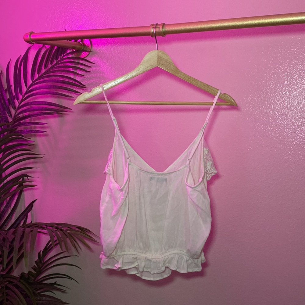 AMERICAN EAGLE - WHITE LACE V-NECK TANK TOP - Picture 2 of 16